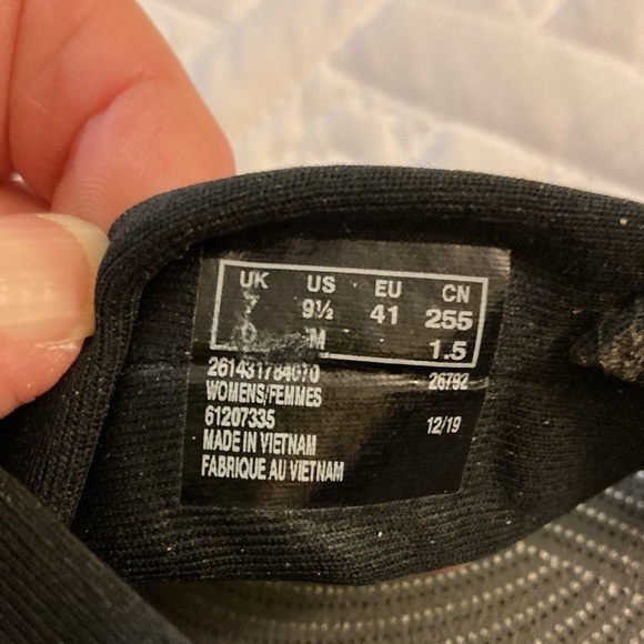 Cloudsteppers by Clarks Womens Adjustable Black fabric strap, size 9.5 - Picture 6 of 8